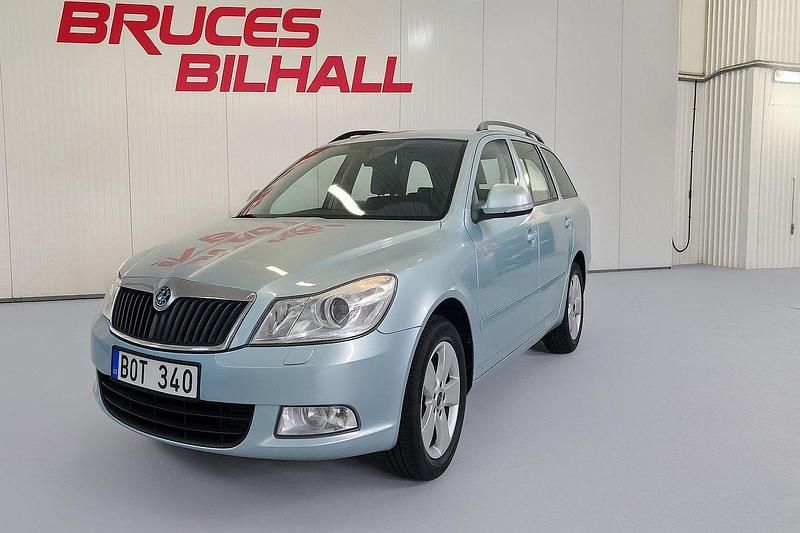 Ljusgrön (grön) Begagnad 2011 Skoda Octavia Elegance Kombi | 59 900 kr - Bild 1/4