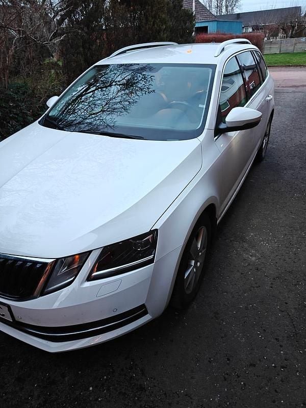 Begagnad 2020 Skoda Octavia G-TEC Kombi | 120 000 kr (Bra pris) - Bild 1/2