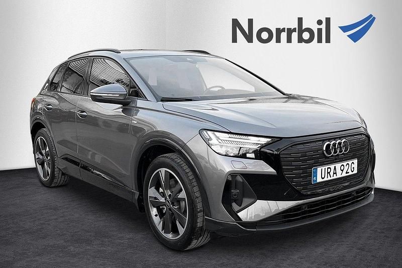 Grå Begagnad 2024 Audi Q4 e-tron S-Line SUV | 649 000 kr - Bild 1/4