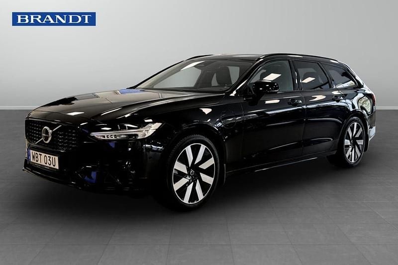Svart Begagnad 2025 Volvo V90 Plus Kombi | 489 900 kr (Marknadspris) - Bild 1/3