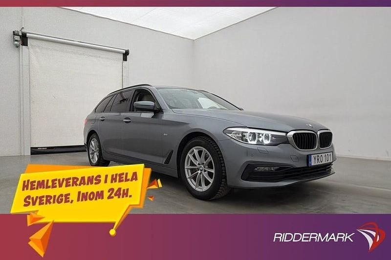 Blå Begagnad 2018 BMW 520 Sport Line Kombi | 189 800 kr (Marknadspris) - Bild 1/3