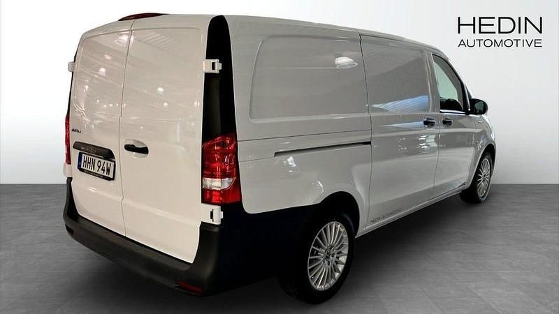 Begagnad Mercedes e-Vito 85 kW (116 HK) 2024 Vit (white) Minibuss