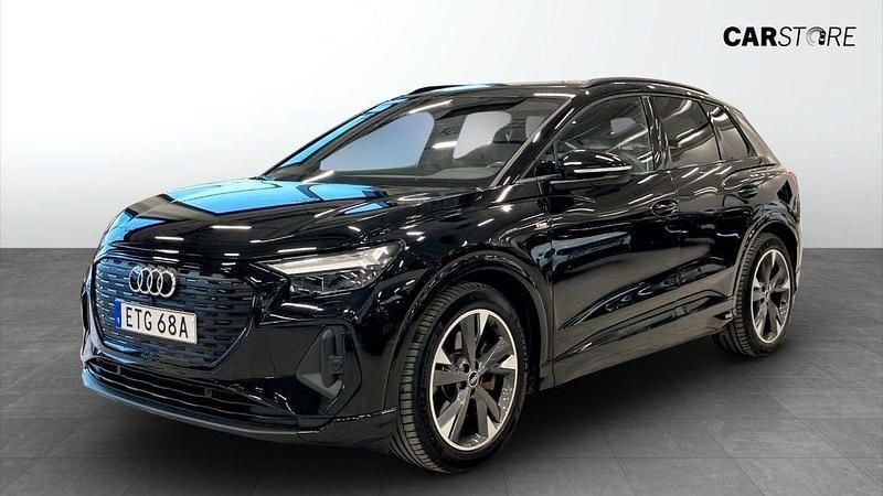 Svart (black) Begagnad 2022 Audi Q4 e-tron S-Line SUV | 384 900 kr (Marknadspris) - Bild 1/4