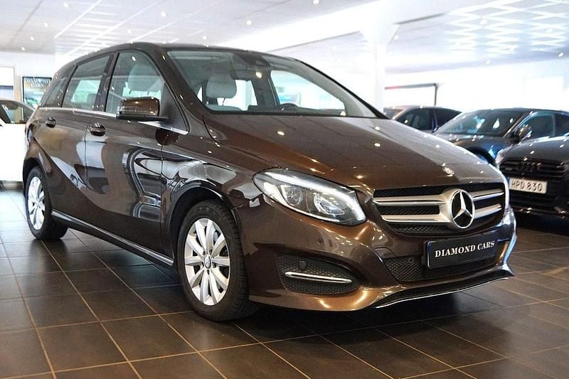 Brun Begagnad 2014 Mercedes B200 Style Minibuss | 124 900 kr (Marknadspris) - Bild 1/4