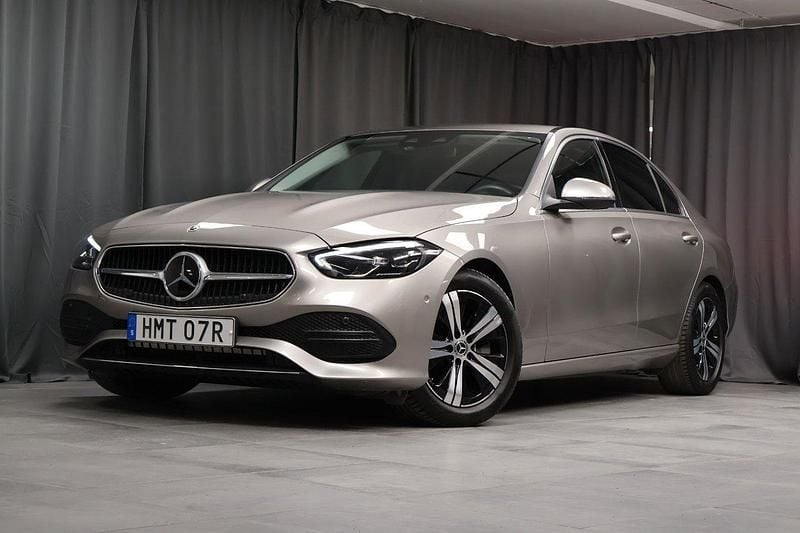 Silver Begagnad 2021 Mercedes C200 Avantgarde Sedan | 359 000 kr (Bra pris) - Bild 1/4