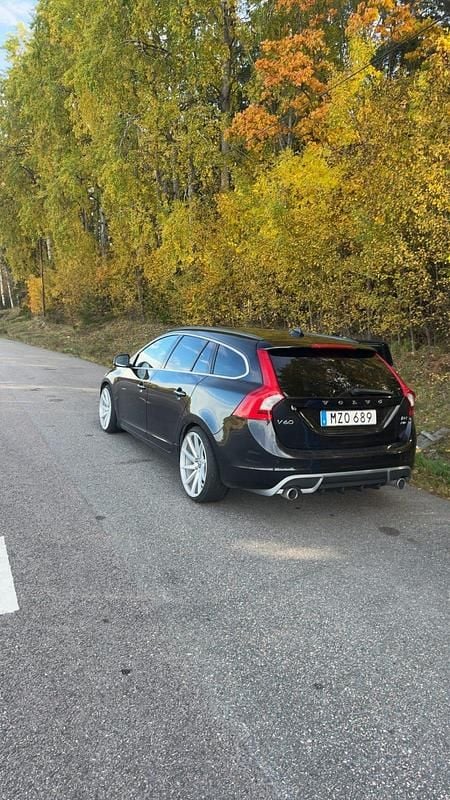 Begagnad Volvo V60 R-Design 163 HK (119 kW) 2013 Kombi