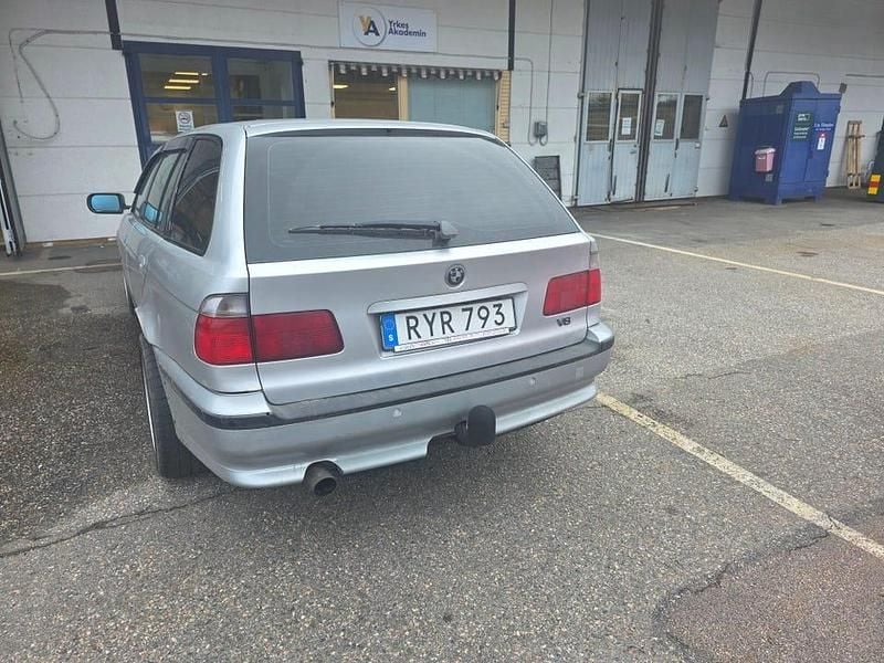Begagnad BMW 540 286 HK (210 kW) 2000 Kombi