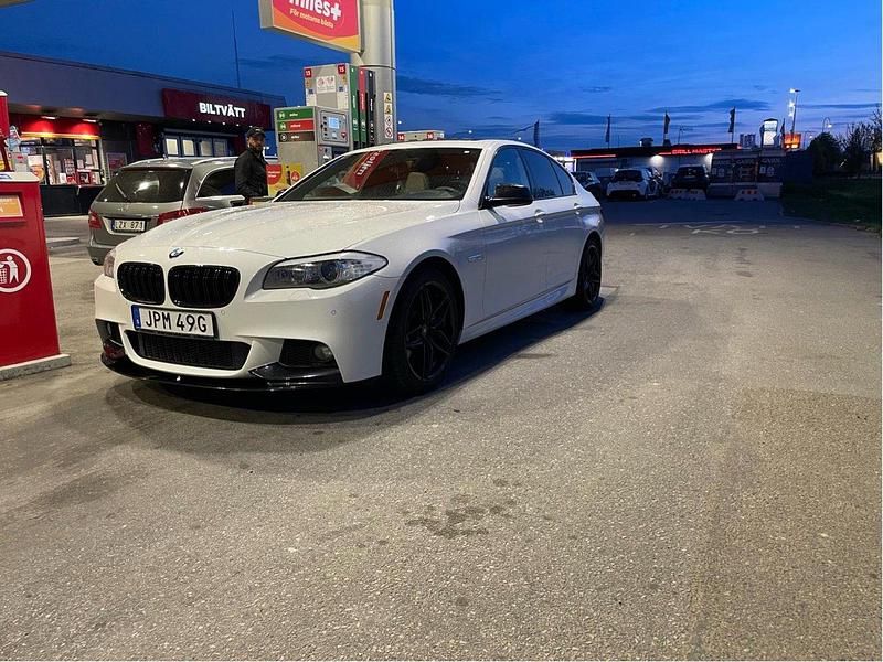 Vit Begagnad 2012 BMW 535 M Sport Sedan | 185 000 kr (Marknadspris) - Bild 1/4
