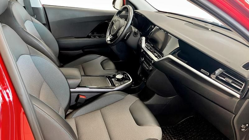 Begagnad Kia e-Niro 2022 Röd SUV
