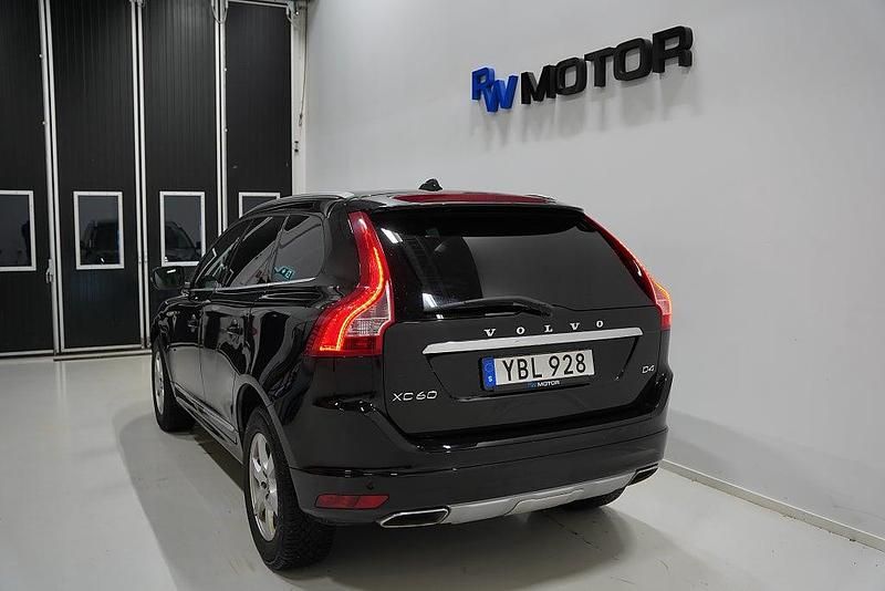 Begagnad Volvo XC60 Summum 190 HK (139 kW) 2016 Svart SUV