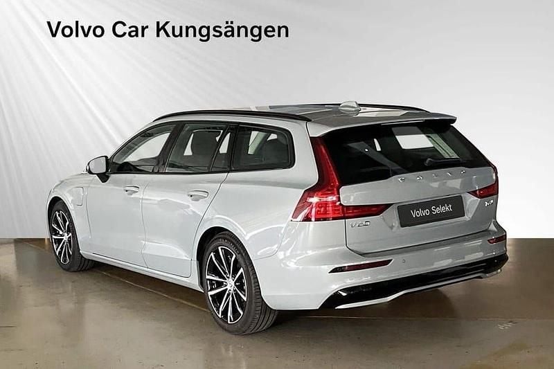 Begagnad Volvo V60 Plus 355 HK (261 kW) 2025 Grå Kombi