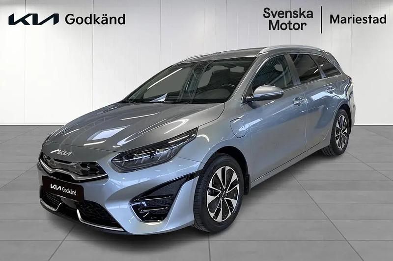 Grå Begagnad 2022 Kia Ceed Sportswagon Advance Kombi | 249 500 kr (Marknadspris) - Bild 1/4