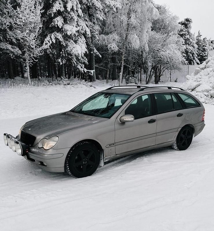 Begagnad Mercedes C180 143 HK (105 kW) 2004
