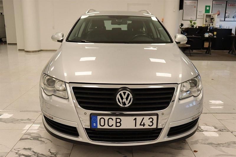 Silver Begagnad 2010 VW Passat Kombi | 58 000 kr - Bild 1/4