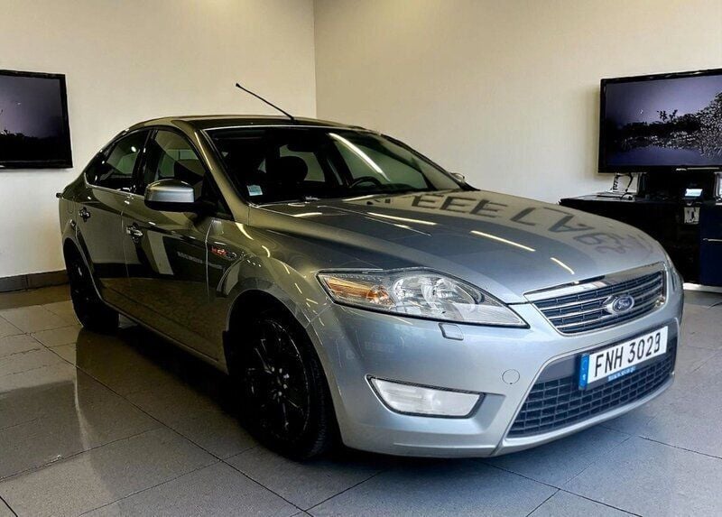 Silver Begagnad 2007 Ford Mondeo Ghia Halvkombi | 49 900 kr - Bild 1/4