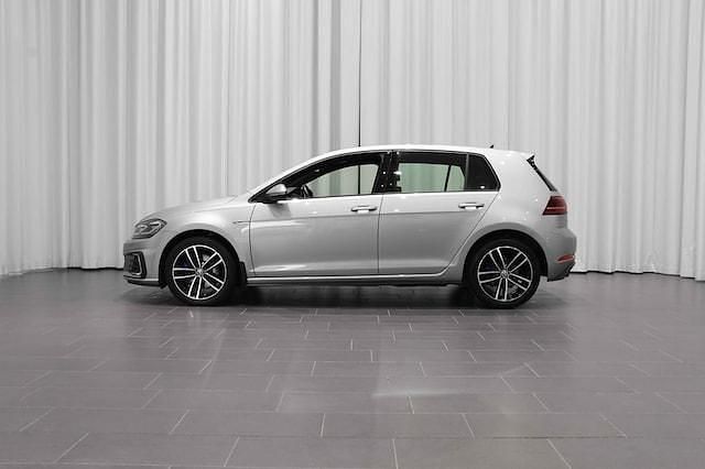 Begagnad VW Golf VIII GTE 204 HK (150 kW) 2020 Silver Sedan