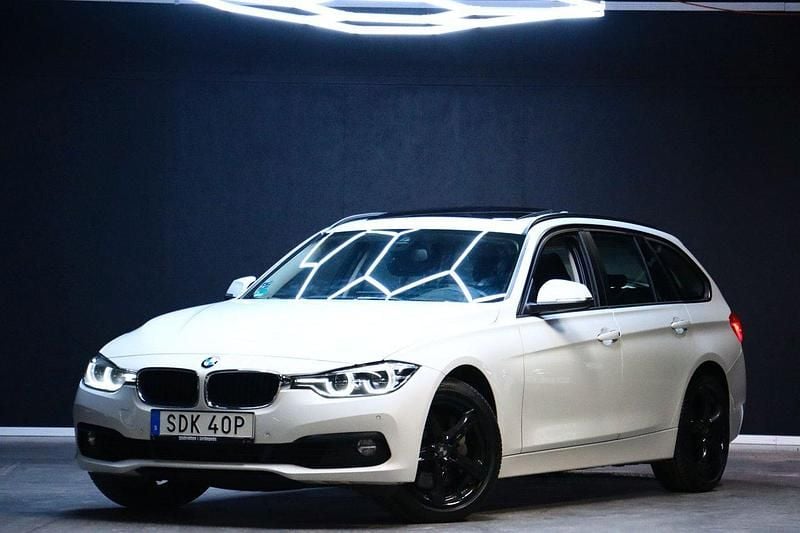 Vit Begagnad 2016 BMW 335 Kombi | 219 900 kr (Marknadspris) - Bild 1/4