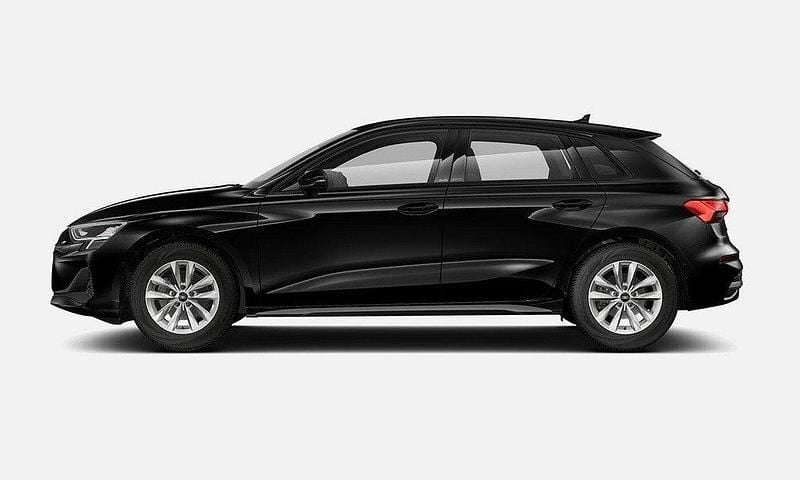 Svart (brilliantsvart) Ny 2025 Audi A3 Sportback Proline Halvkombi | 333 700 kr (Marknadspris) - Bild 1/4