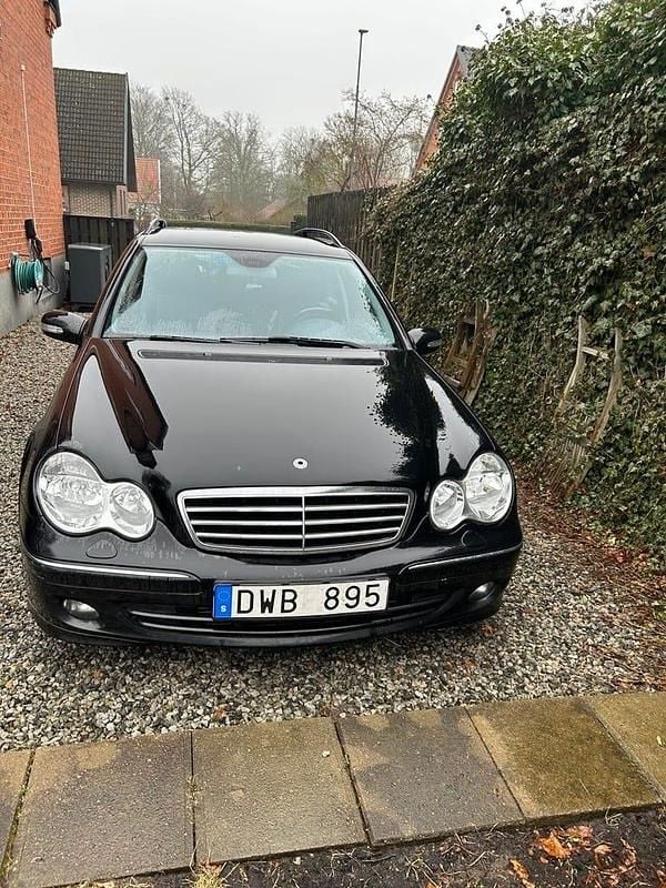 Begagnad Mercedes C180 143 HK (105 kW) 2006