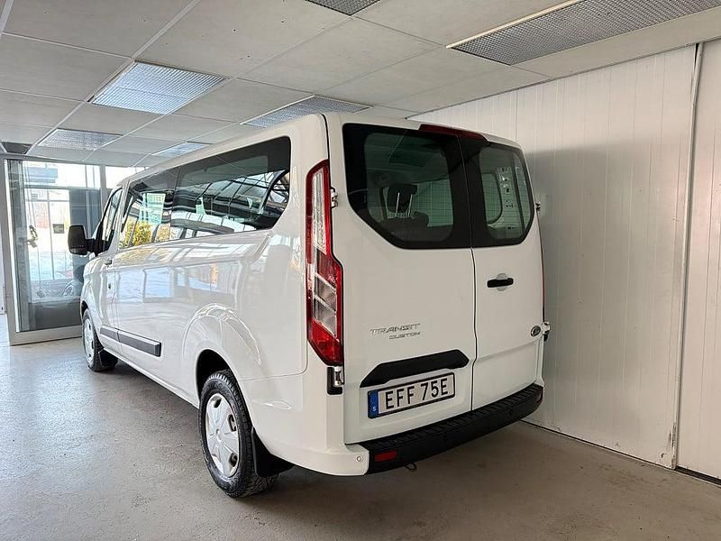 Begagnad Ford Tourneo 131 HK (96 kW) 2021 Vit Kombi