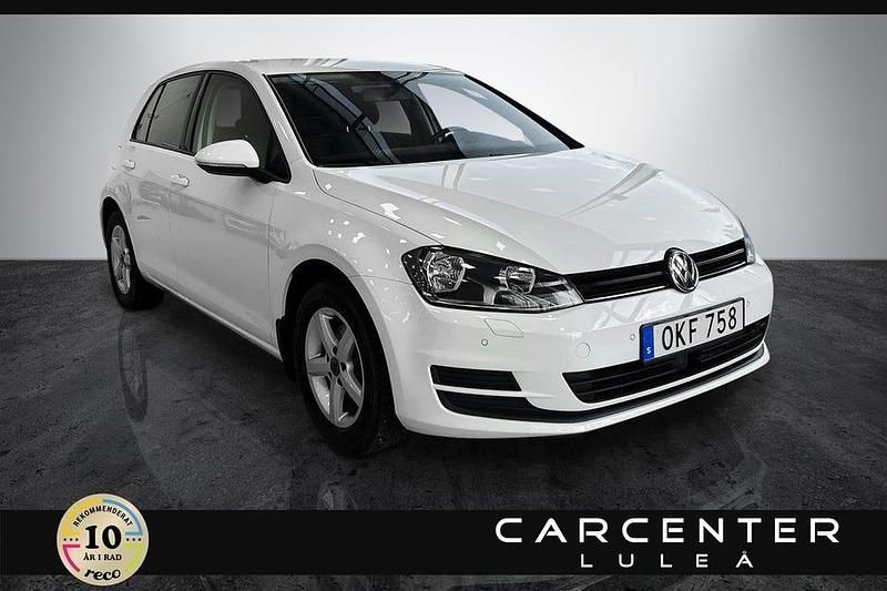 Vit Begagnad 2016 VW Golf VII Halvkombi | 169 900 kr (Marknadspris) - Bild 1/4