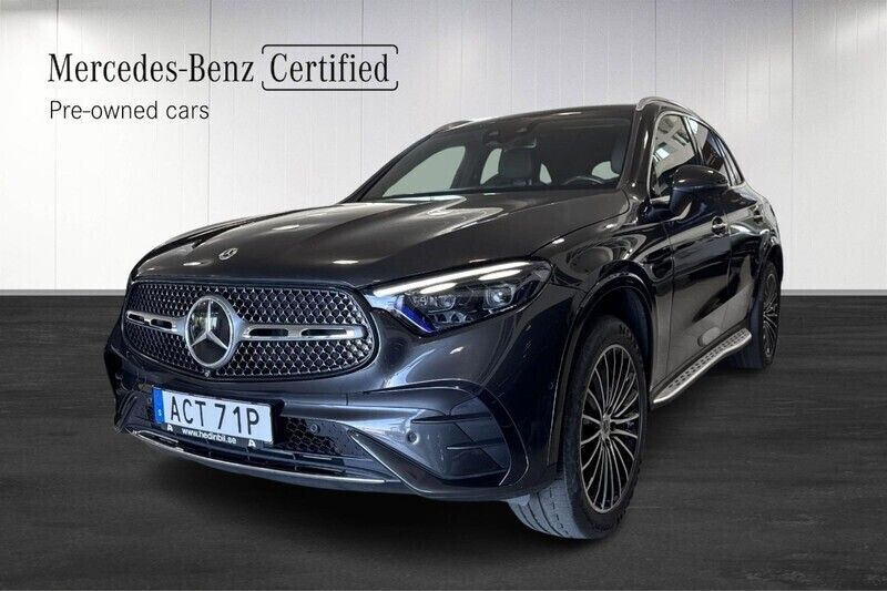 Grå (grey) Begagnad 2023 Mercedes GLC400d Premium SUV | 699 000 kr - Bild 1/4