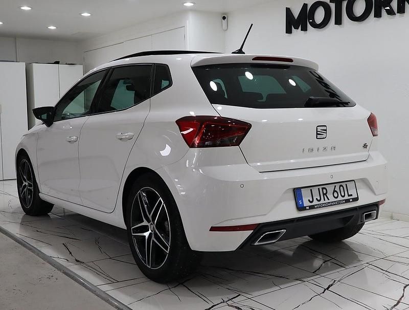 Begagnad Seat Ibiza Beats 110 HK (80 kW) 2020 Vit Halvkombi