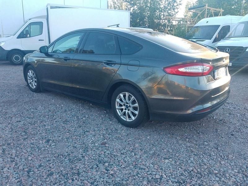 Begagnad Ford Mondeo 161 HK (118 kW) 2016 Grå Halvkombi