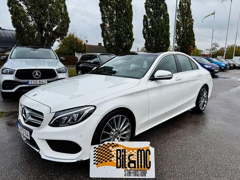 Vit Begagnad 2017 Mercedes C220 AMG line Sedan | 248 800 kr (Marknadspris) - Bild 1/4
