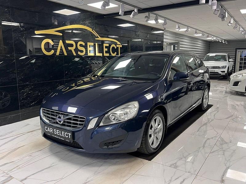 Blå Begagnad 2012 Volvo V60 Kinetic Kombi | 89 000 kr (Marknadspris) - Bild 1/4