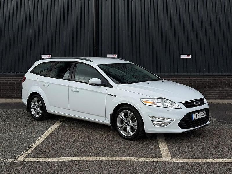 Begagnad Ford Mondeo Sport 116 HK (85 kW) 2013 Vit Kombi