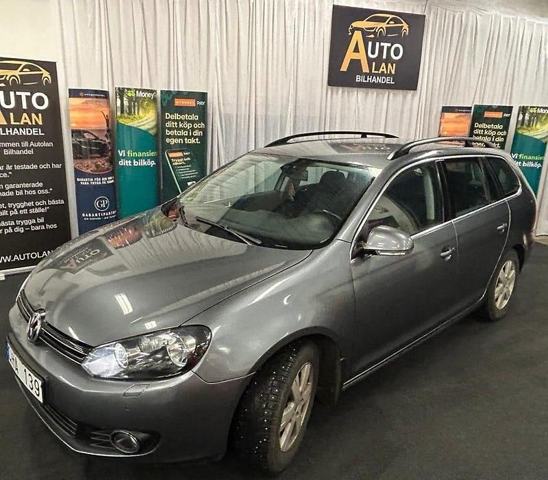 Grå Begagnad 2010 VW Golf VI Halvkombi | 99 900 kr (Dyr) - Bild 1/4