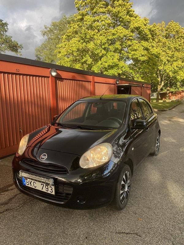 Svart Begagnad 2012 Nissan Micra Halvkombi | 25 500 kr (Marknadspris) - Bild 1/3