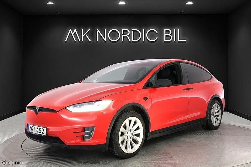 Grå Begagnad 2017 Tesla Model X SUV | 384 900 kr (Lite dyr) - Bild 1/4