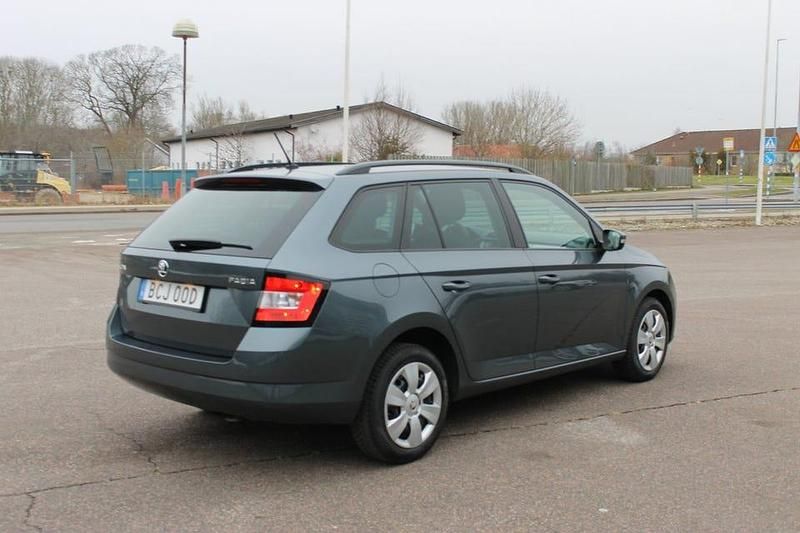Begagnad Skoda Fabia Ambition 75 HK (55 kW) 2015 Mörkgrå Kombi