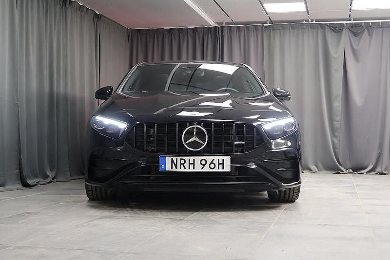 Begagnad Mercedes A35 AMG AMG 306 HK (225 kW) 2023 Svart Sedan