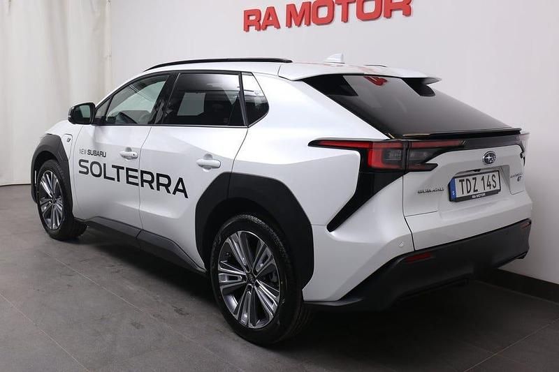 Begagnad Subaru Solterra 160 kW (218 HK) 2023 Vit SUV
