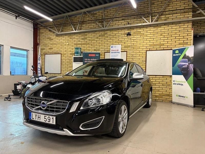 Begagnad Volvo S60 Summum 116 HK (85 kW) 2012 Svart Sedan