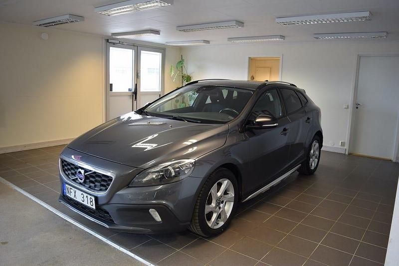 Begagnad Volvo V40 CC Summum 150 HK (110 kW) 2013 Grå Kombi