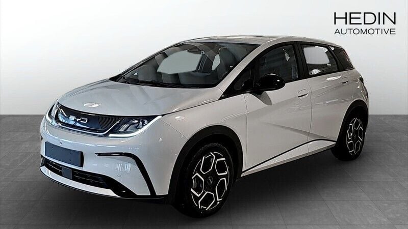 Vit (white) Begagnad 2023 BYD Dolphin Comfort Halvkombi | 429 900 kr - Bild 1/4