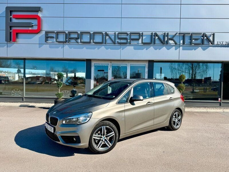 Silver Begagnad 2016 BMW 218 Active Tourer Sport Line Minibuss | 189 000 kr (Marknadspris) - Bild 1/4