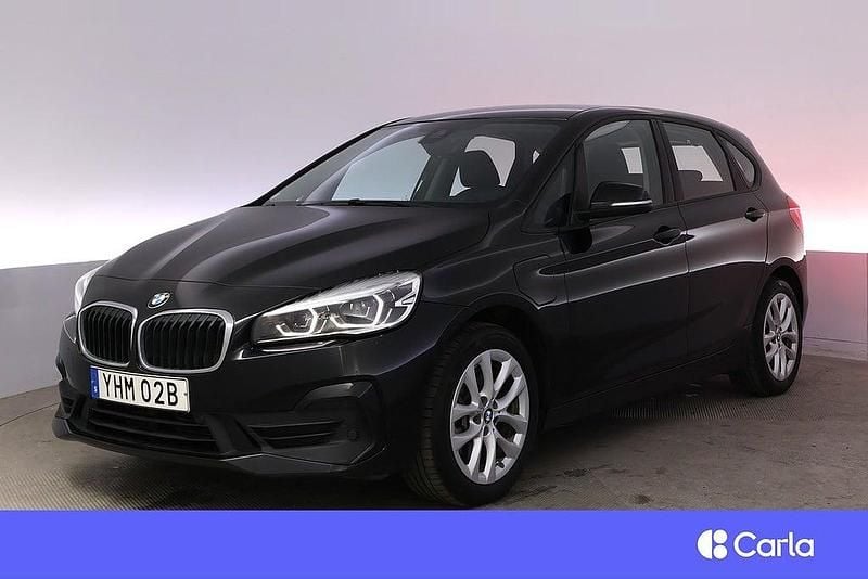 Svart Begagnad 2019 BMW 225 Active Tourer Advantage Minibuss | 224 900 kr (Marknadspris) - Bild 1/4