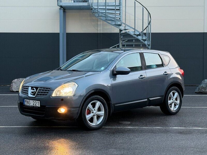 Ljusblå (blå) Begagnad 2008 Nissan Qashqai SUV | 67 400 kr (Marknadspris) - Bild 1/4
