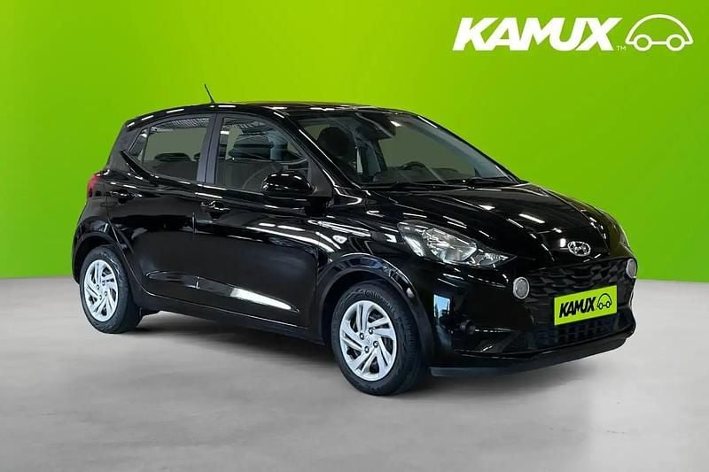 Svart Begagnad 2020 Hyundai i10 Essential Halvkombi | 108 700 kr (Marknadspris) - Bild 1/4