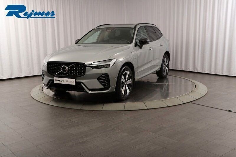 Grå Begagnad 2024 Volvo XC60 Plus SUV | 539 900 kr (Marknadspris) - Bild 1/4