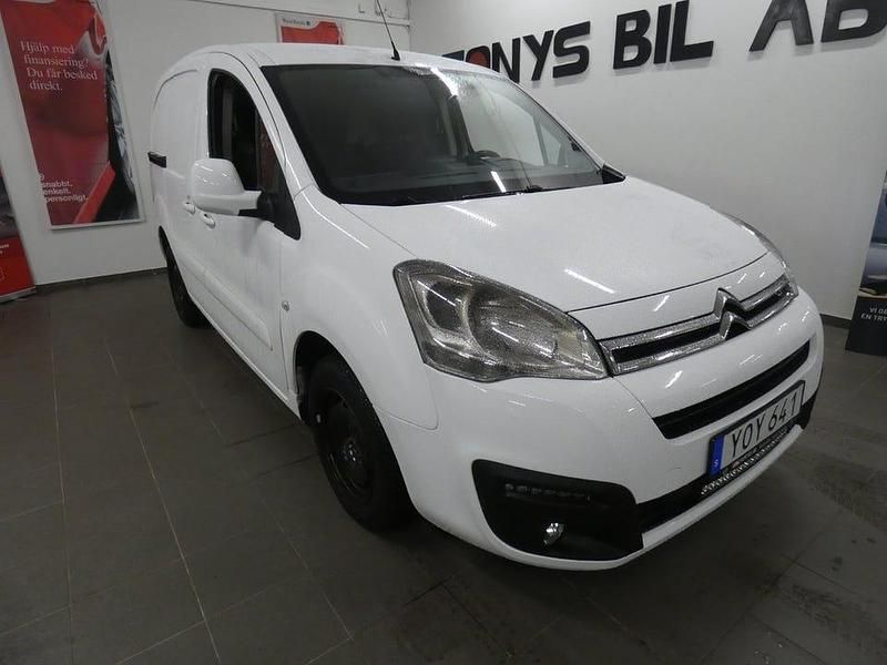 Vit Begagnad 2018 Citroën Berlingo Minibuss | 64 900 kr (Bra pris) - Bild 1/4