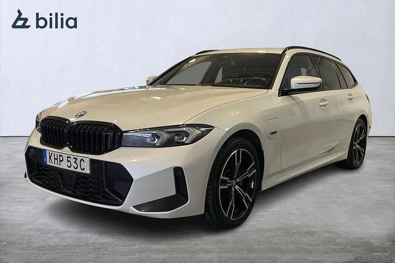 Begagnad BMW 330 M Sport 292 HK (214 kW) 2023 Vit Kombi