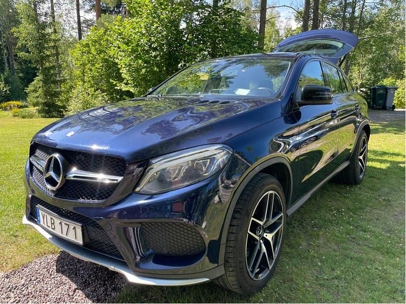 Blå Begagnad 2017 Mercedes GLE43 AMG AMG Sportkupé | 400 000 kr - Bild 1/4