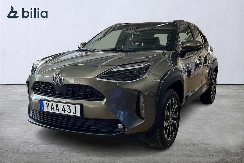 Grön Ny 2024 Toyota Yaris Cross Active SUV | 349 900 kr (Marknadspris) - Bild 1/3