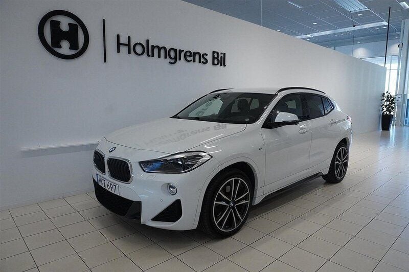 Vit Begagnad 2018 BMW X2 M Sport SUV | 269 900 kr (Marknadspris) - Bild 1/4